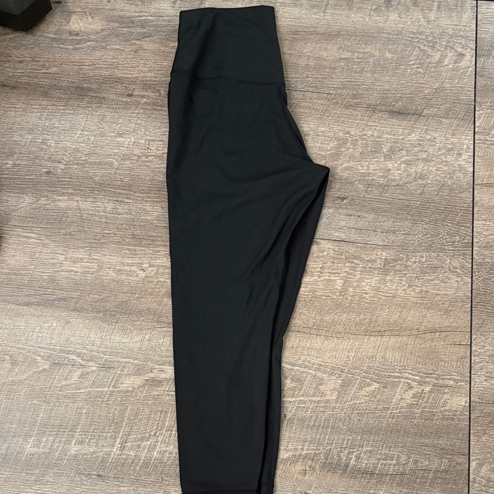 Classic Black High-Rise Crop Leggings